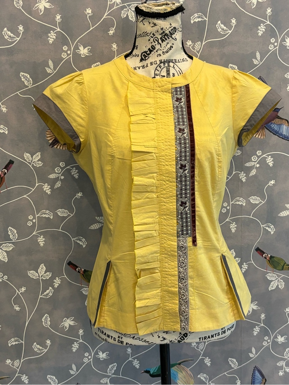 Anthropologie Floreat Yellow Women's Short-Sleeve Ruffled Blouse size 6 - Picture 3 of 13